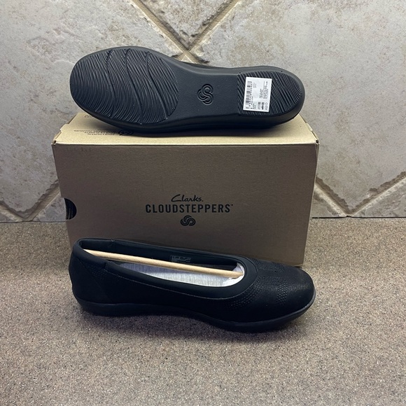 🆕 Clark’s “Ayla” Low Black Ballet Flat Cloudstepper - Picture 2 of 8